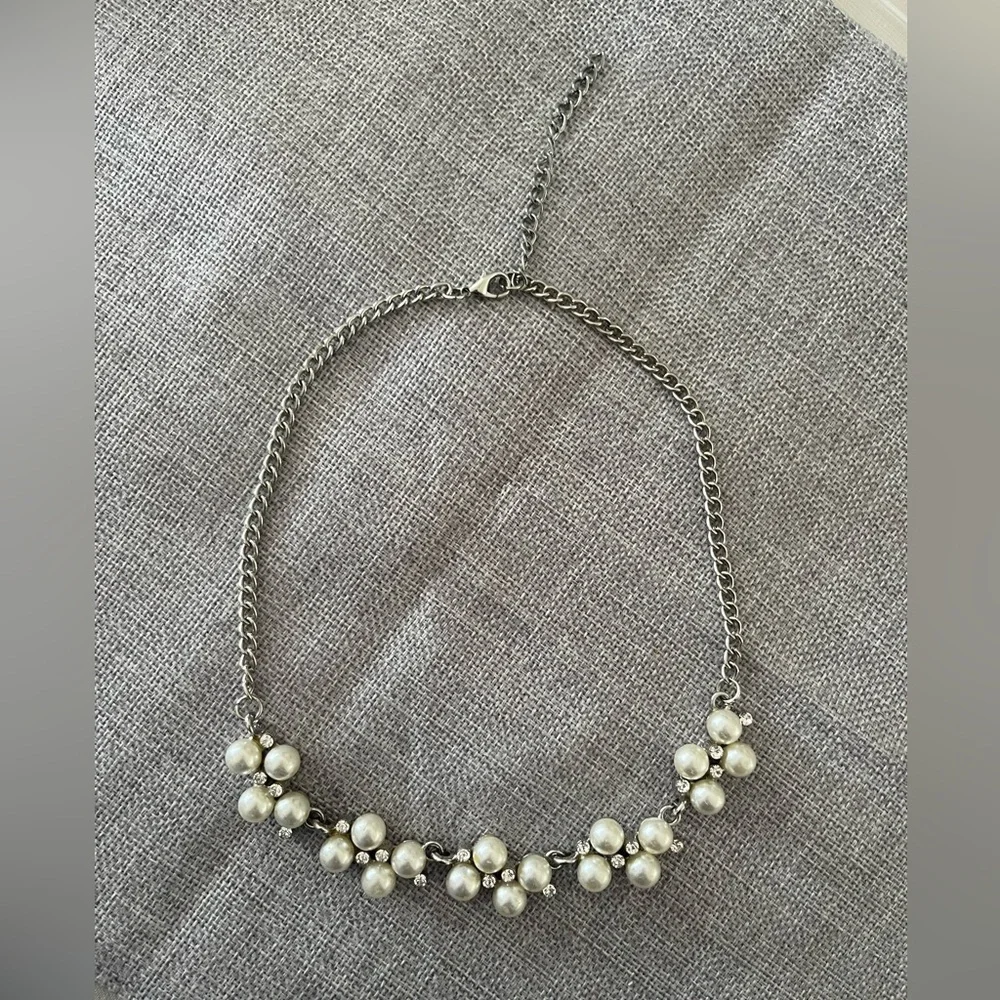 Elegant Faux Pearl Cluster Statement Necklace with Rhinestones